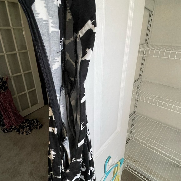 MAGGY LONDON black and white summer spring dress with side zipper and POCKETS - Picture 3 of 4